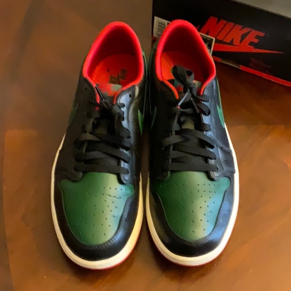 Air Jordan 1 Retro Low OG, Black/Green - Picture 2 of 11